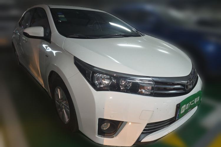 Used Toyota Corolla 2014 1.6L CVT GL-i Front Right 45 Deg