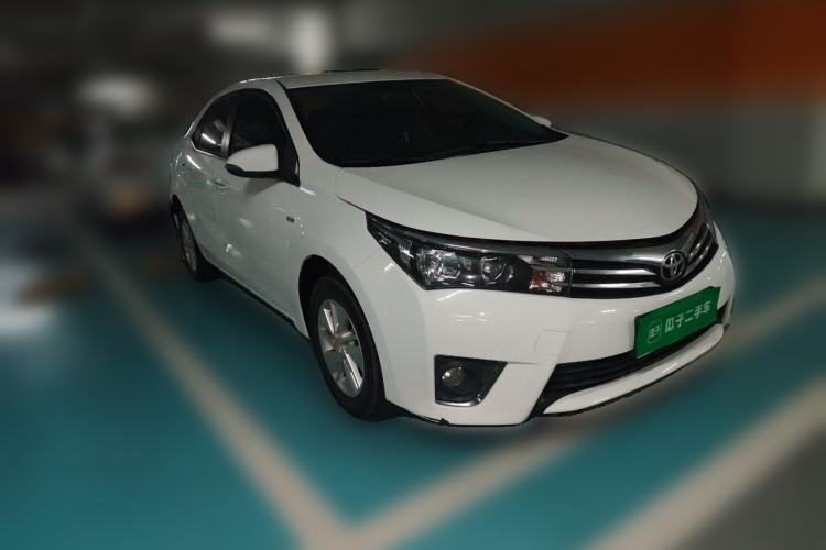 Used Toyota Corolla 2014 1.6L CVT GL Front Right 45 Deg