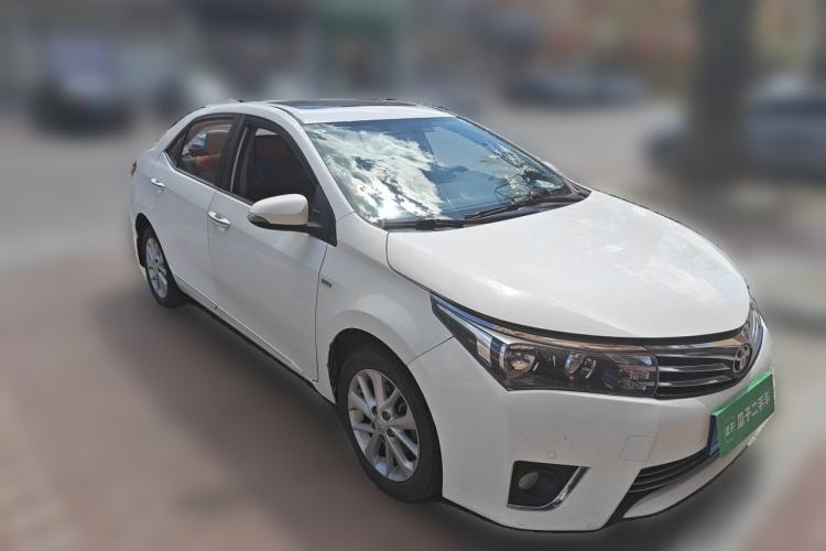 Used Toyota Corolla 2014 1.6L CVT GL-i Leather Edition Front Right 45 Deg