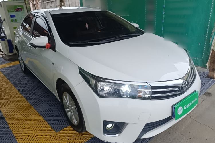 Used Toyota Corolla 2014 1.6L CVT GL Front Right 45 Deg