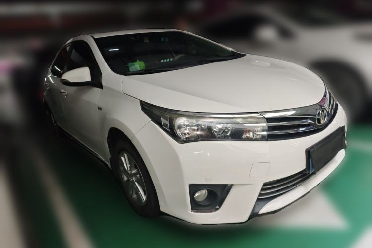 Used Toyota Corolla 2014 1.6L CVT GL-i Front Right 45 Deg