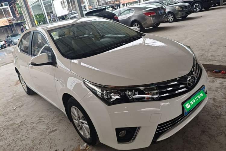Used Toyota Corolla 2014 1.6L CVT GL-i Front Right 45 Deg