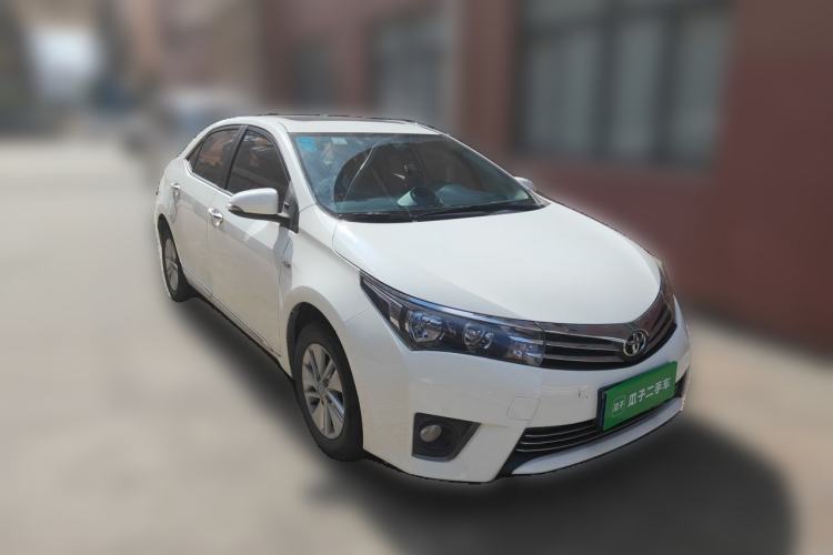 Used Toyota Corolla 2014 1.6L CVT GL-i Front Right 45 Deg