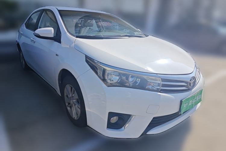 Used Toyota Corolla 2014 1.6L CVT GL Front Right 45 Deg