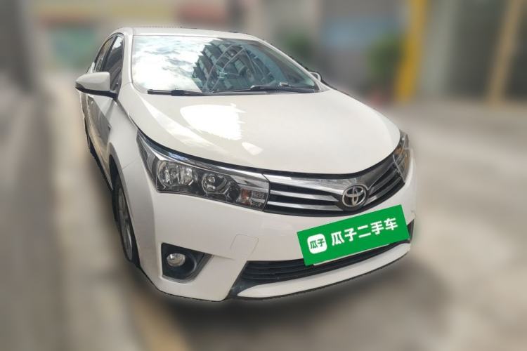 Used Toyota Corolla 2014 1.6L CVT GL Front Right 45 Deg