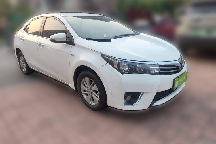 Used Toyota Corolla 2014 1.6L CVT GL Front Right 45 Deg