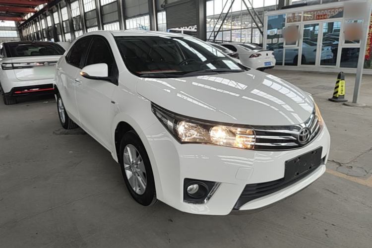 Used Toyota Corolla 2014 1.6L CVT GL Front Right 45 Deg