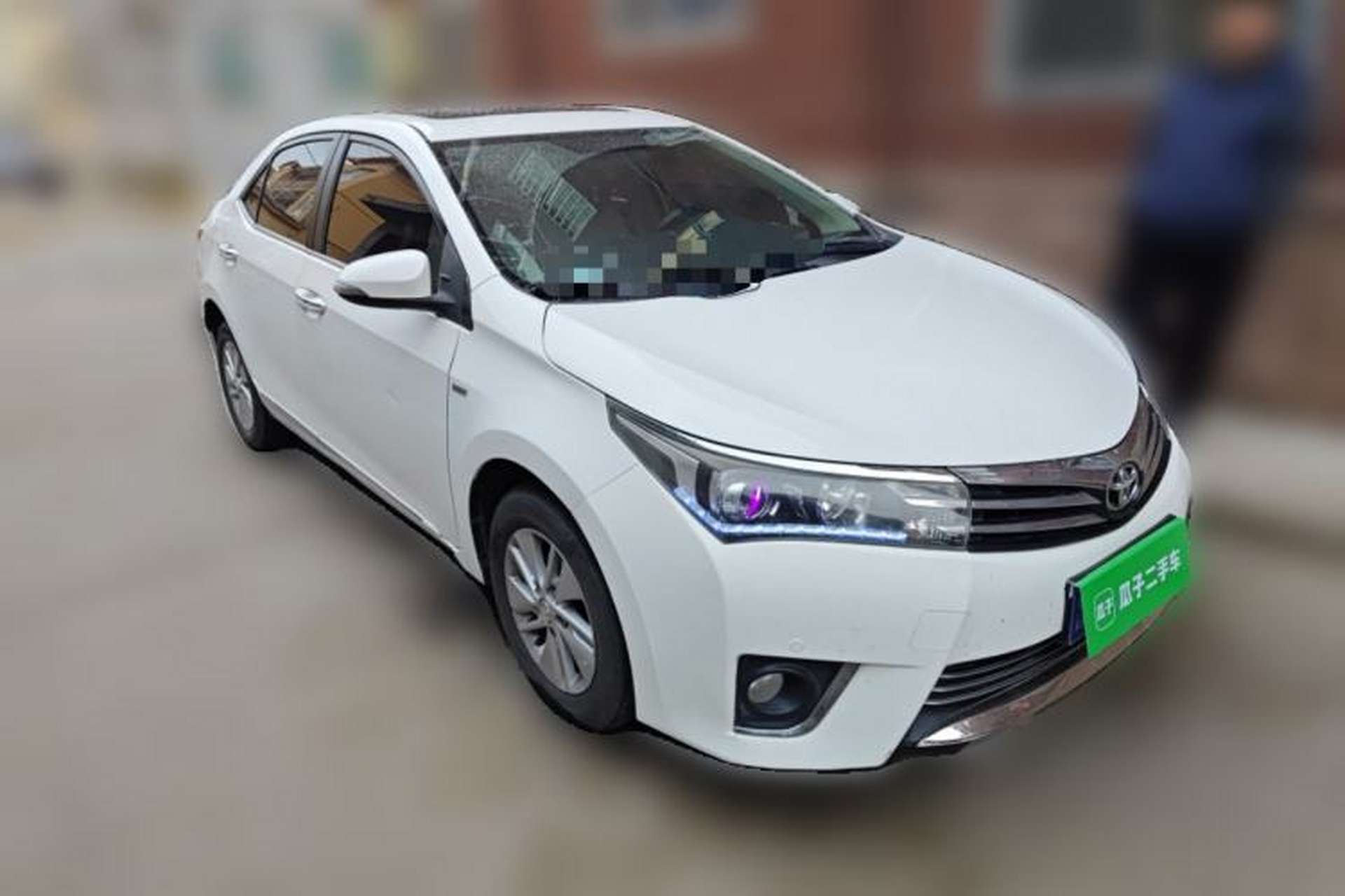 Used Toyota Corolla 2014 1.6L CVT GL-i Front Right 45 Deg