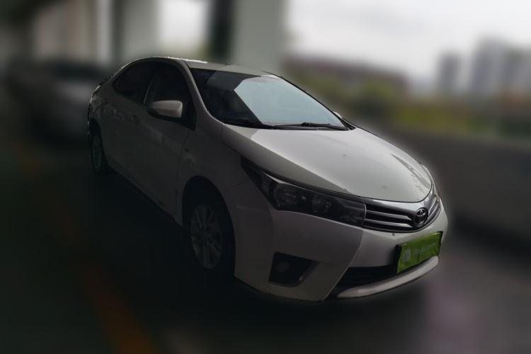Used Toyota Corolla 2014 1.6L CVT GL Front Right 45 Deg