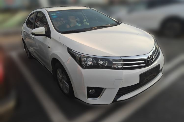Used Toyota Corolla 2014 1.6L CVT GL Front Right 45 Deg