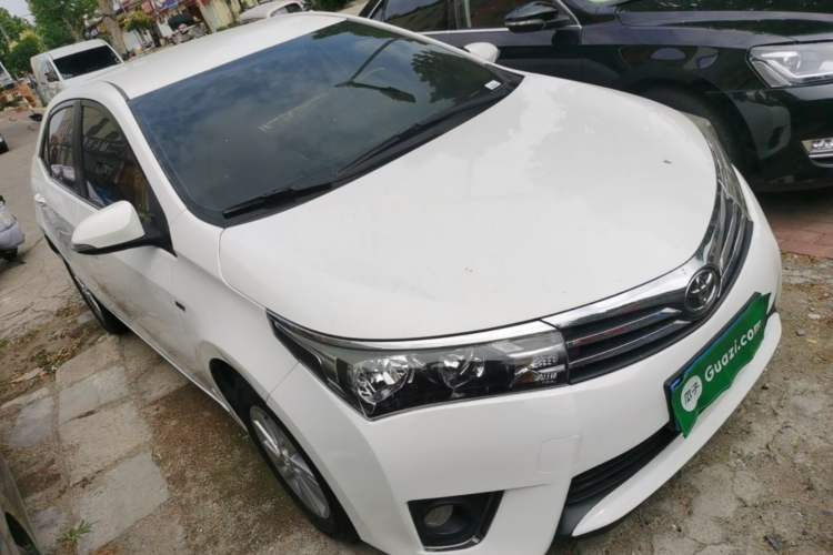 Used Toyota Corolla 2014 1.6L CVT GL Front Right 45 Deg