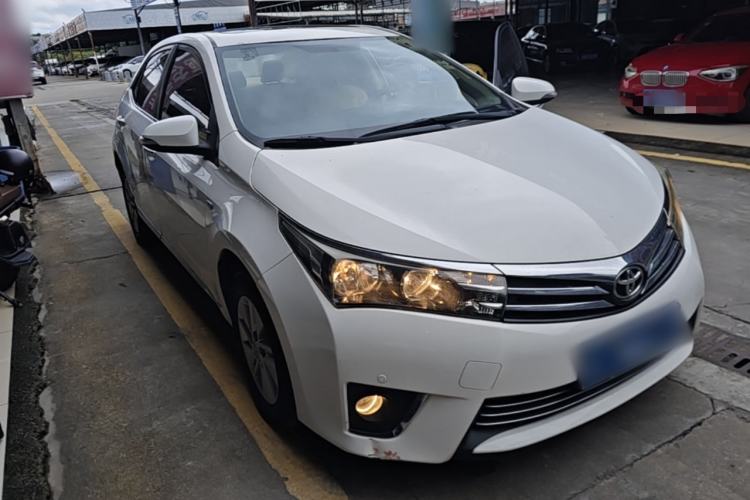 Used Toyota Corolla 2014 1.6L CVT GL-i Front Right 45 Deg