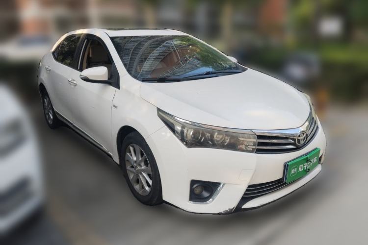 Used Toyota Corolla 2014 1.8L CVT GLX-i Front Right 45 Deg