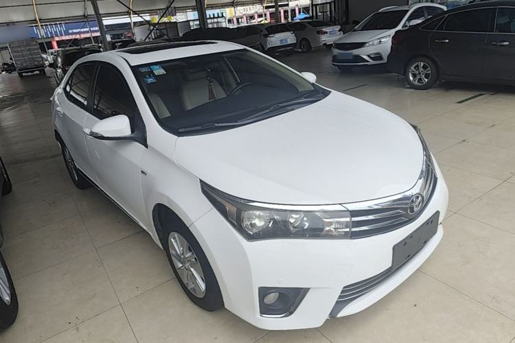 Used Toyota Corolla 2014 1.6L CVT GL-i Front Right 45 Deg