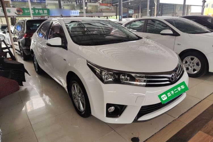 Used Toyota Corolla 2014 1.6L CVT GL Front Right 45 Deg