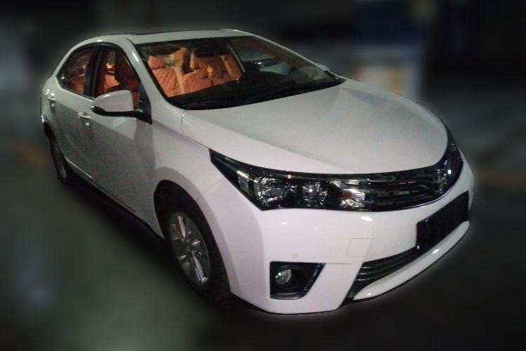 Used Toyota Corolla 2014 1.6L CVT GL-i Front Right 45 Deg