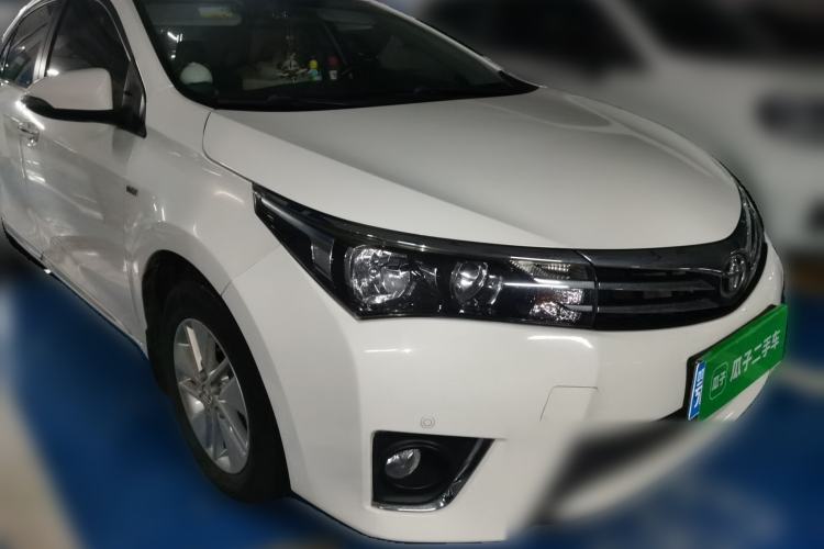 Used Toyota Corolla 2014 1.6L CVT GL-i Front Right 45 Deg