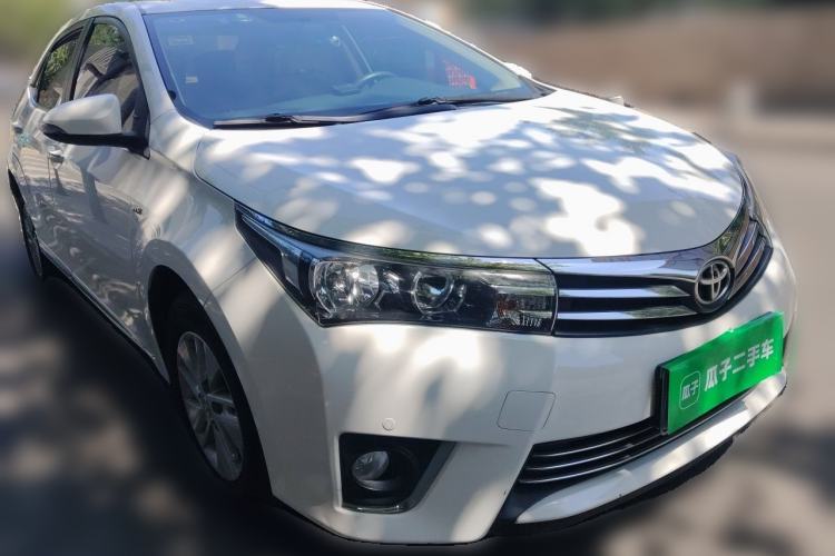 Used Toyota Corolla 2014 1.6L CVT GL-i Front Right 45 Deg