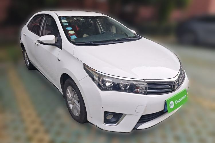 Used Toyota Corolla 2014 1.6L CVT GL Front Right 45 Deg