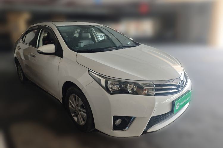 Used Toyota Corolla 2014 1.6L CVT GL Front Right 45 Deg