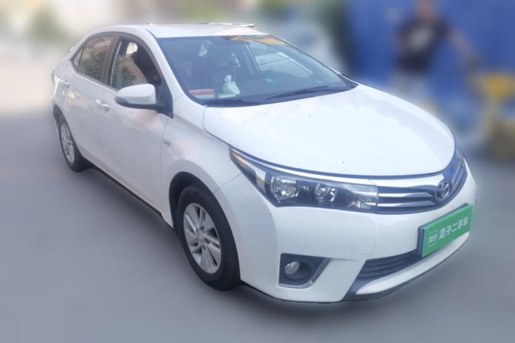 Used Toyota Corolla 2014 1.6L CVT GL Front Right 45 Deg