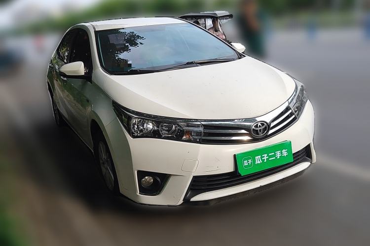 Used Toyota Corolla 2014 1.6L CVT GL Front Right 45 Deg