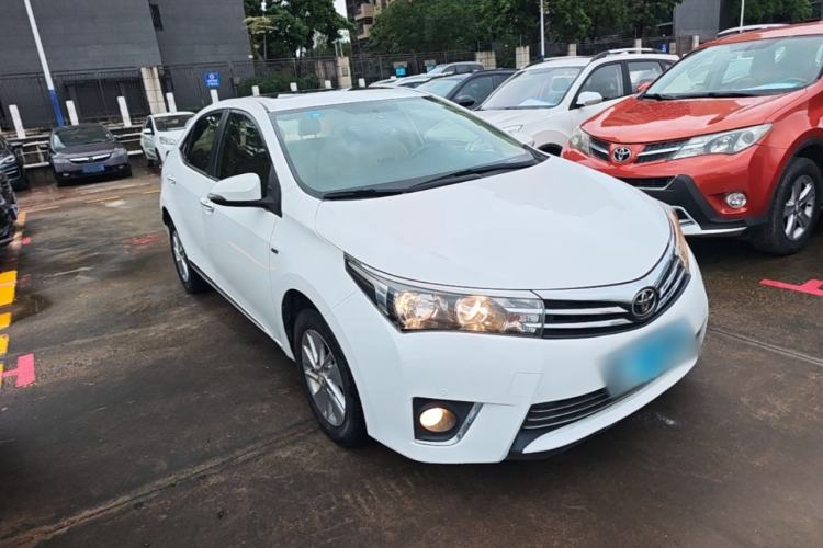 Used Toyota Corolla 2014 1.6L CVT GL-i Front Right 45 Deg