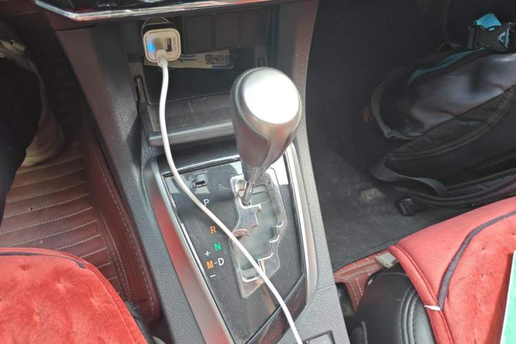 Used Toyota Corolla 2014 1.6L CVT GL Gear Lever