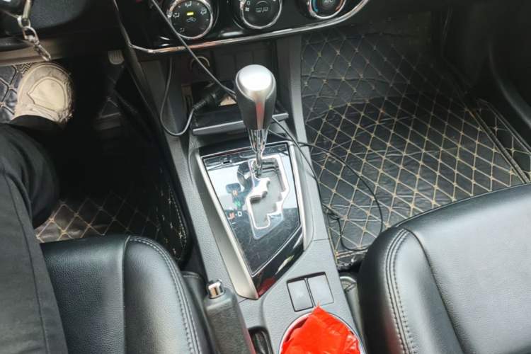 Used Toyota Corolla 2014 1.6L CVT GL Gear Lever