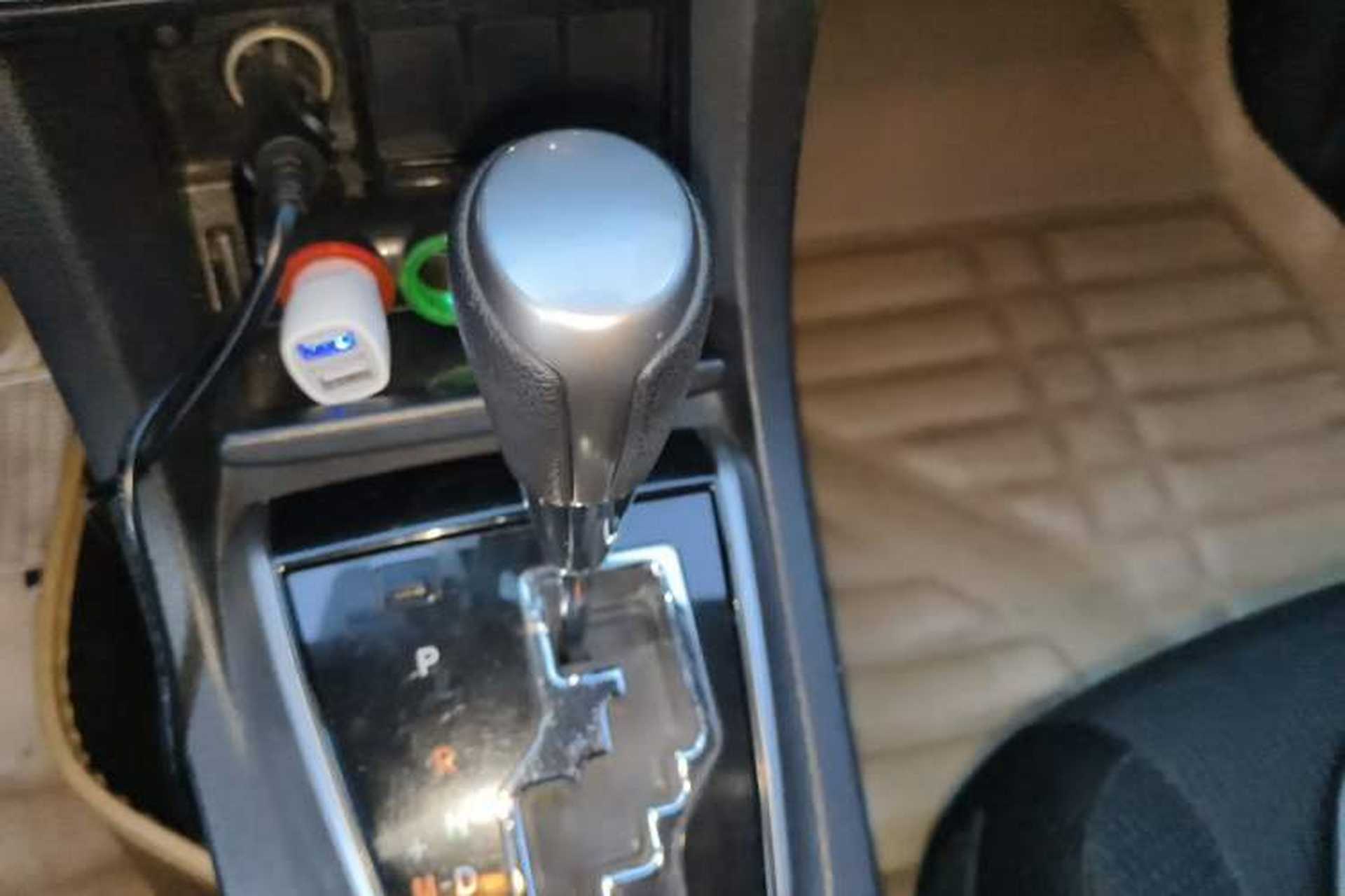 Used Toyota Corolla 2014 1.6L CVT GL Gear Lever