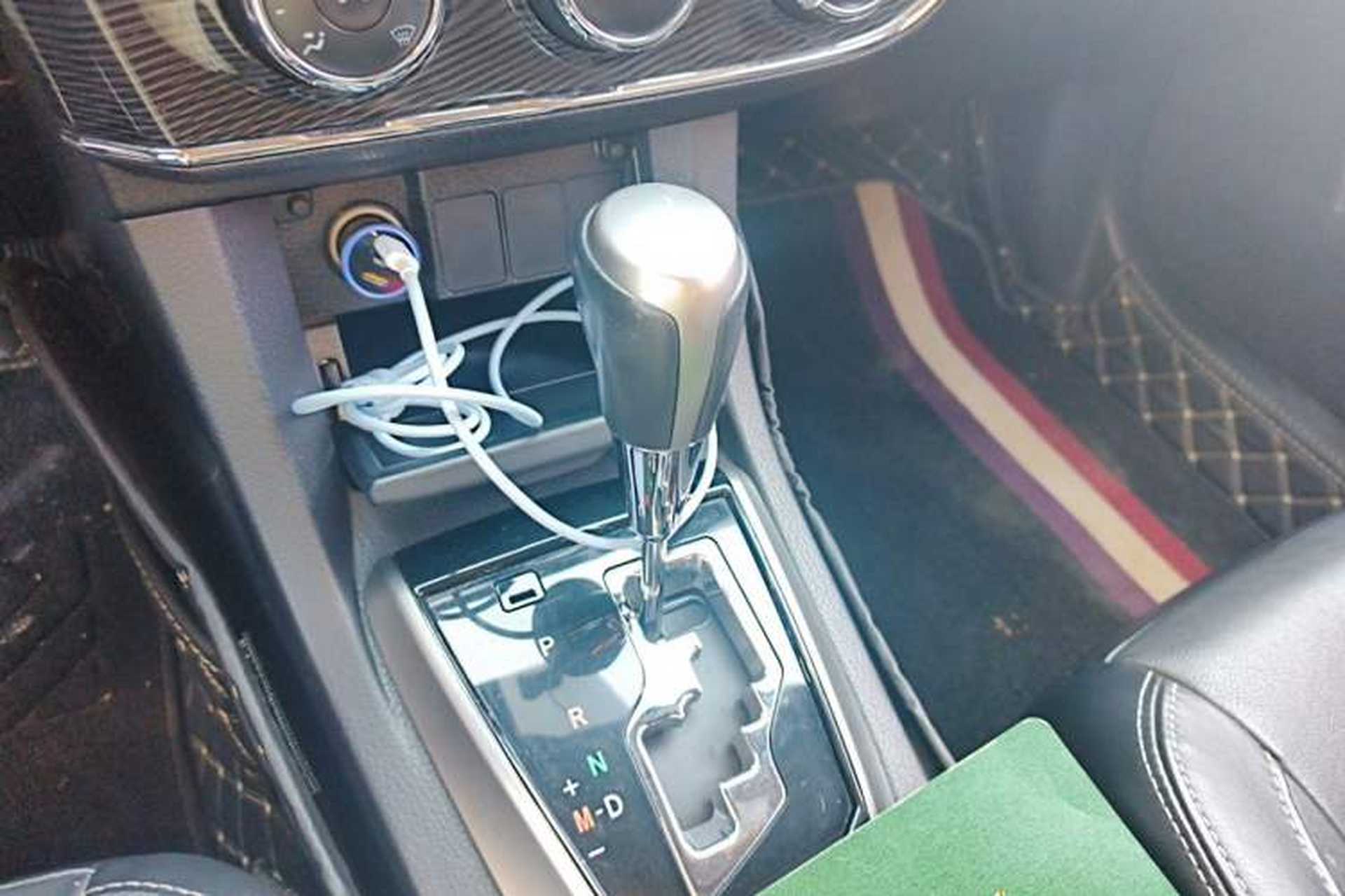 Used Toyota Corolla 2014 1.6L CVT GL-i Leather Edition Gear Lever