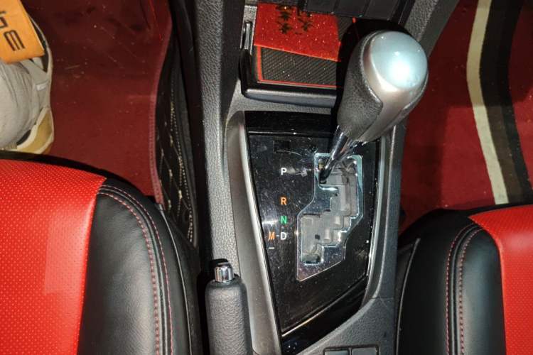 Used Toyota Corolla 2014 1.6L CVT GL-i Gear Lever