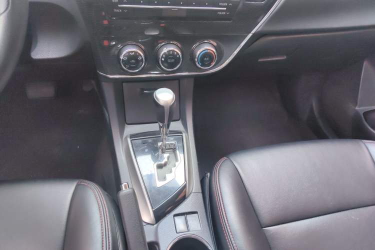 Used Toyota Corolla 2014 1.6L CVT GL-i Gear Lever