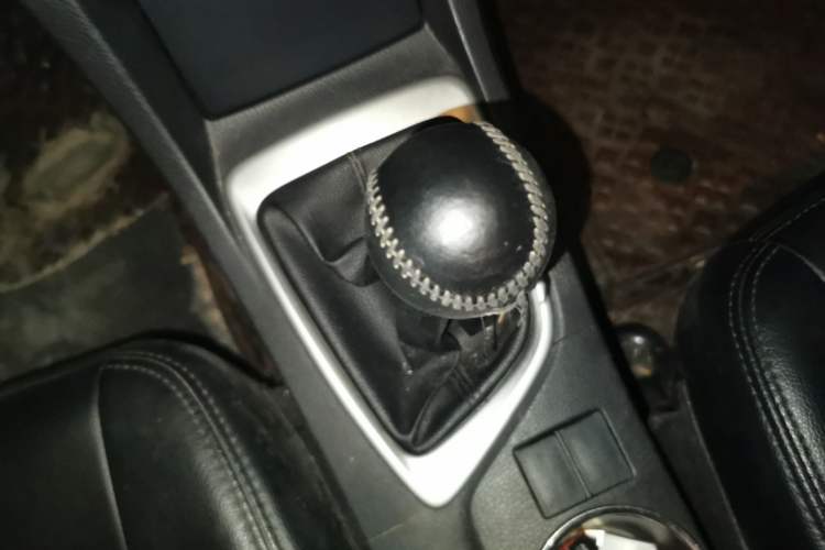 Used Toyota Corolla 2014 1.6L Manual GL Gear Lever