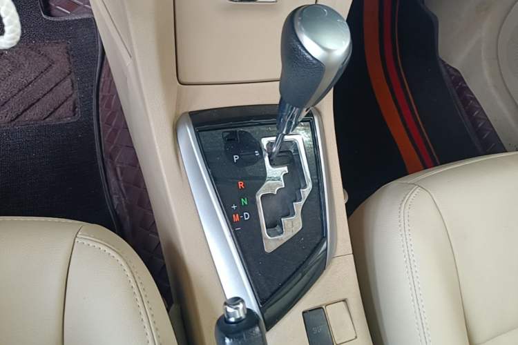 Used Toyota Corolla 2014 1.6L CVT GL-i Gear Lever
