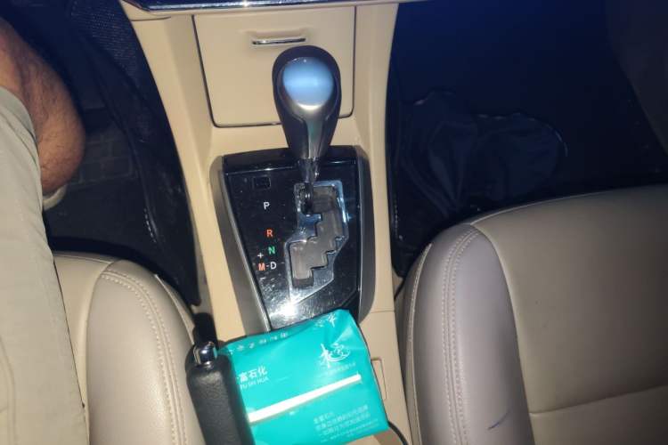 Used Toyota Corolla 2014 1.6L CVT GL Gear Lever