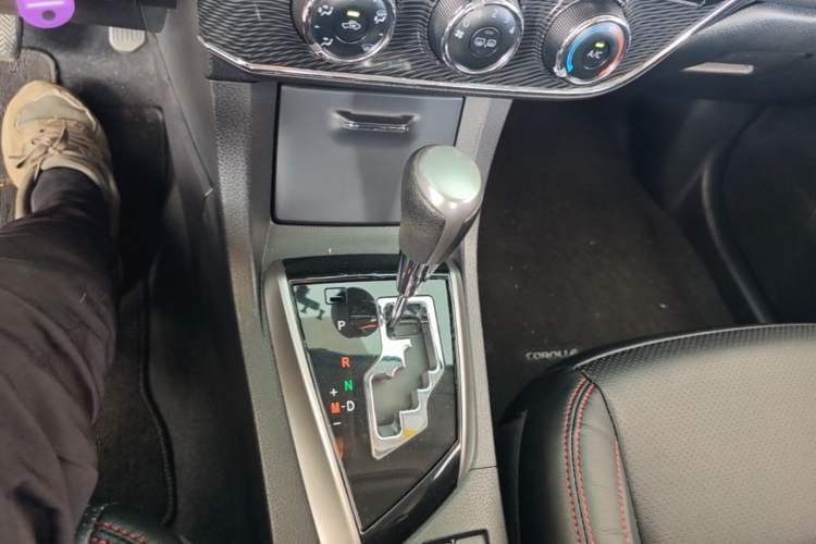 Used Toyota Corolla 2014 1.6L CVT GL-i Gear Lever