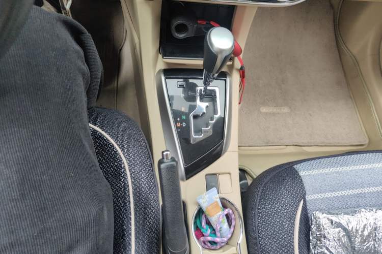 Used Toyota Corolla 2014 1.6L CVT GL Gear Lever
