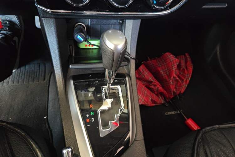 Used Toyota Corolla 2014 1.6L CVT GL Gear Lever