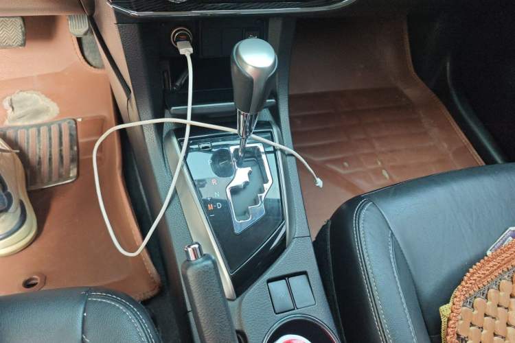 Used Toyota Corolla 2014 1.8L CVT GLX-i Gear Lever