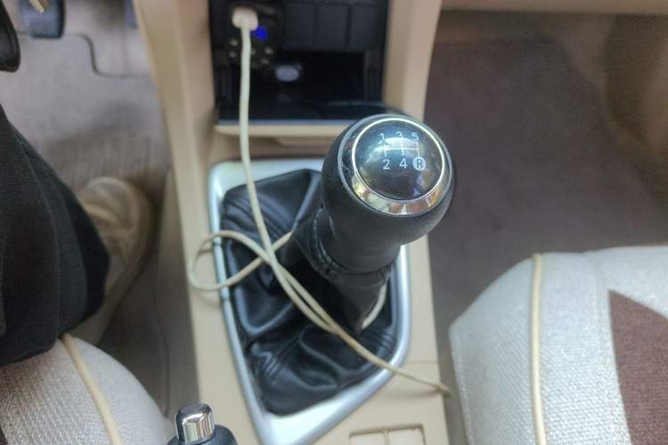 Used Toyota Corolla 2014 1.6L Manual GL Gear Lever