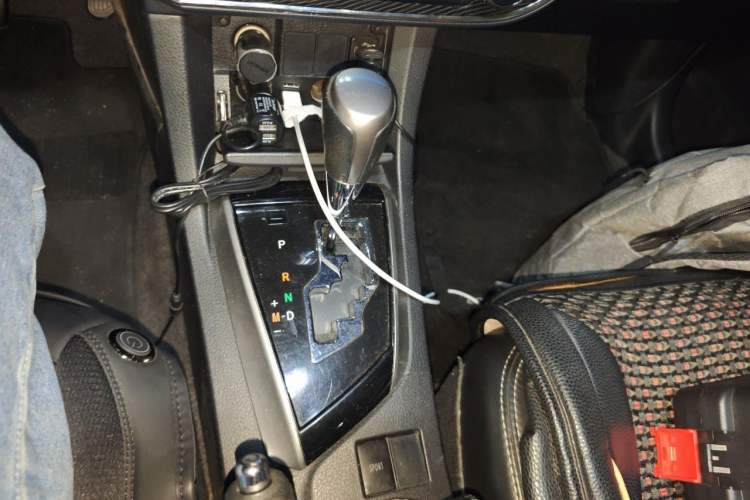 Used Toyota Corolla 2014 1.8L CVT GLX-i Gear Lever