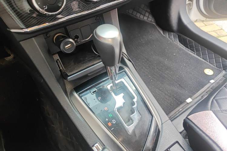 Used Toyota Corolla 2014 1.6L CVT GL-i Gear Lever