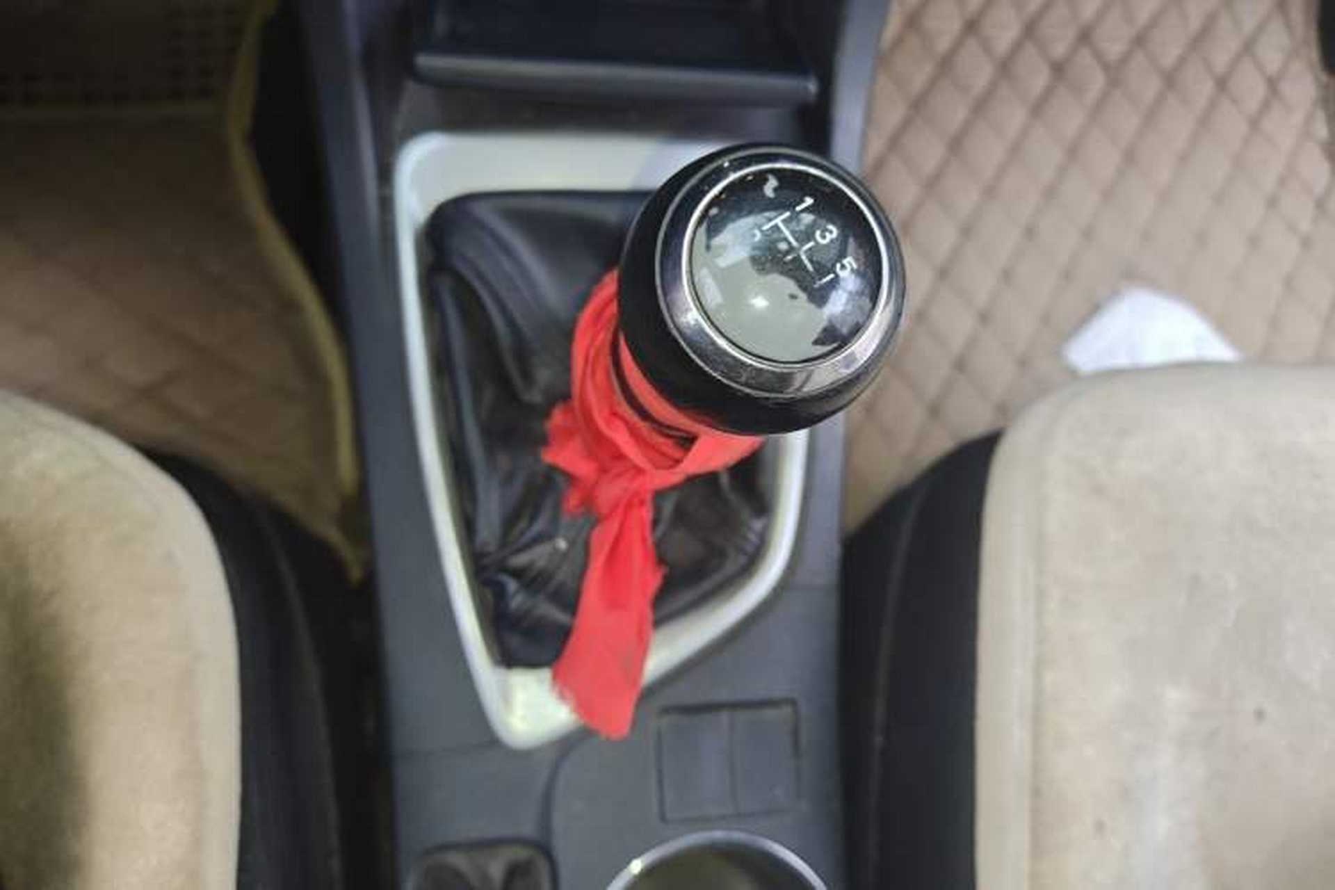 Used Toyota Corolla 2014 1.6L Manual GL Gear Lever