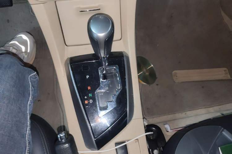 Used Toyota Corolla 2014 1.6L CVT GL Gear Lever