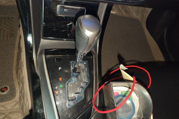 Used Toyota Corolla 2014 1.6L CVT GL-i Gear Lever