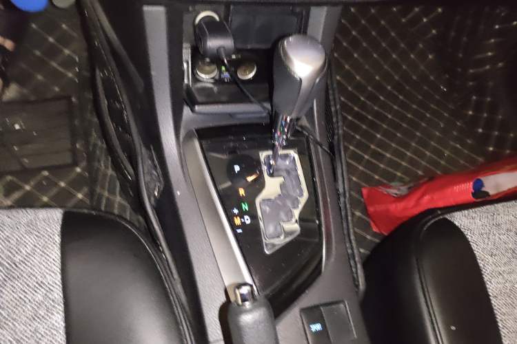 Used Toyota Corolla 2014 1.6L CVT GL Gear Lever