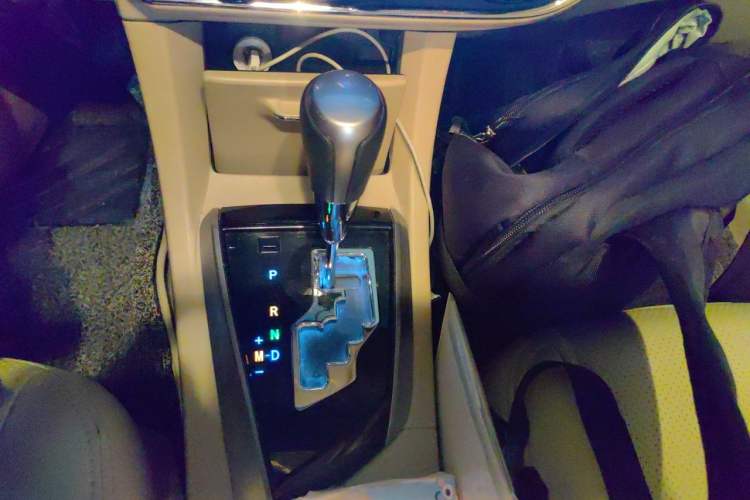 Used Toyota Corolla 2014 1.6L CVT GL Gear Lever