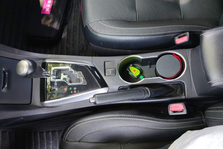 Used Toyota Corolla 2014 1.6L CVT GL-i Leather Edition Gear Lever