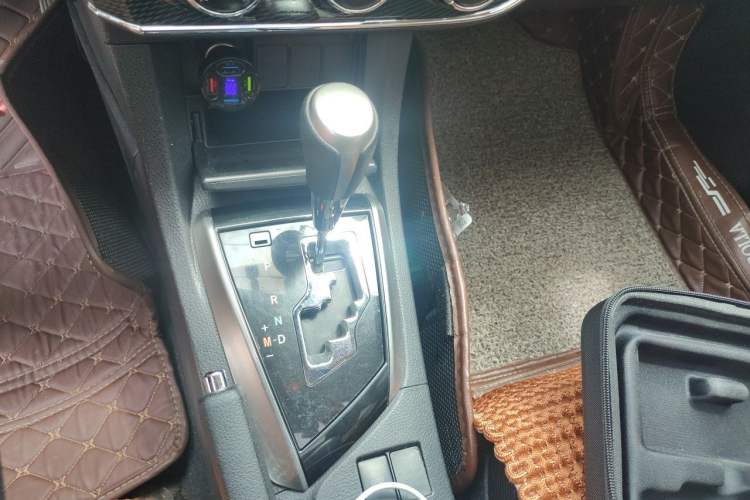 Used Toyota Corolla 2014 1.6L CVT GL-i Gear Lever